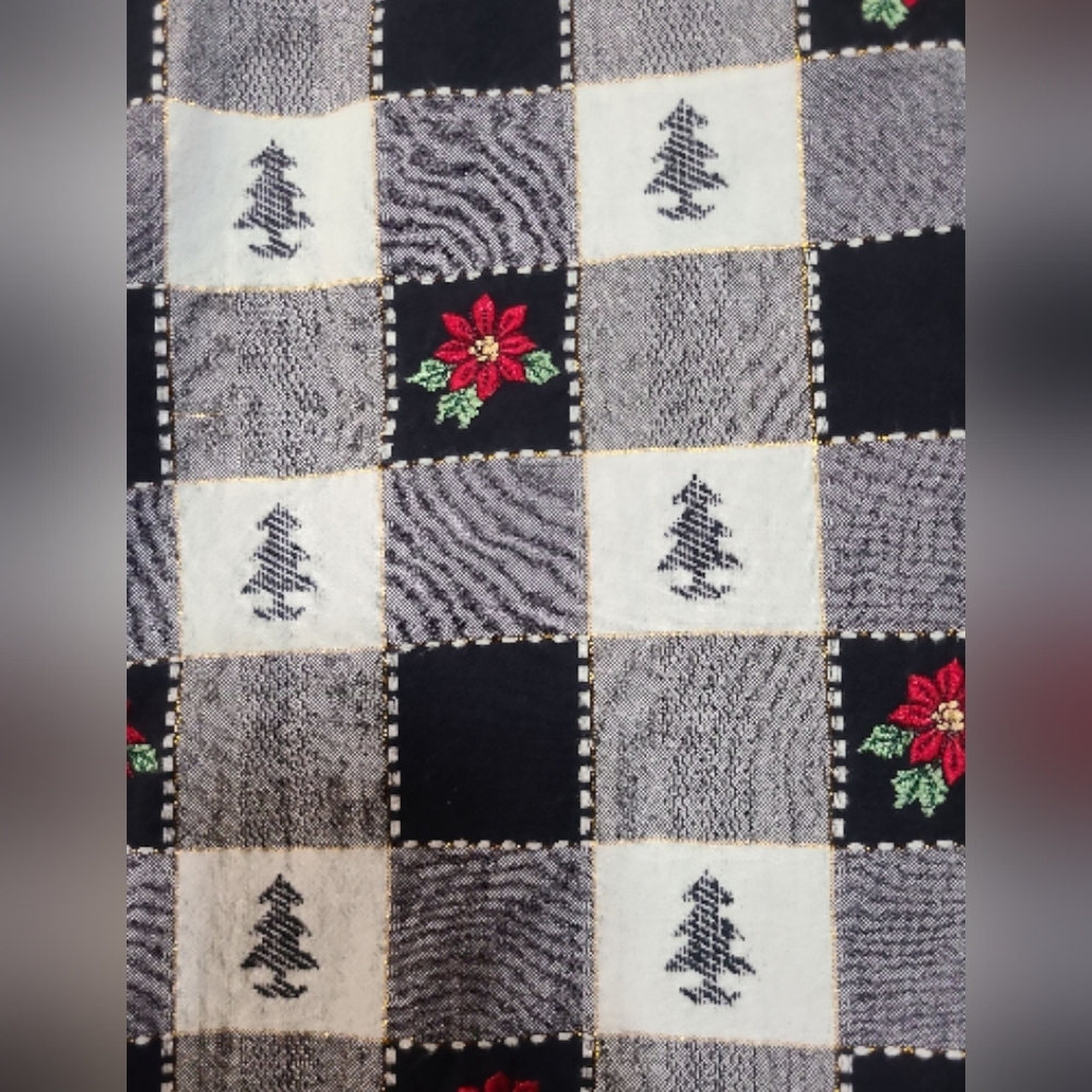Dressbarn Black and White Plaid Poinsetta And Christmas Tree Shirt Size 18/20 - Picture 2 of 4